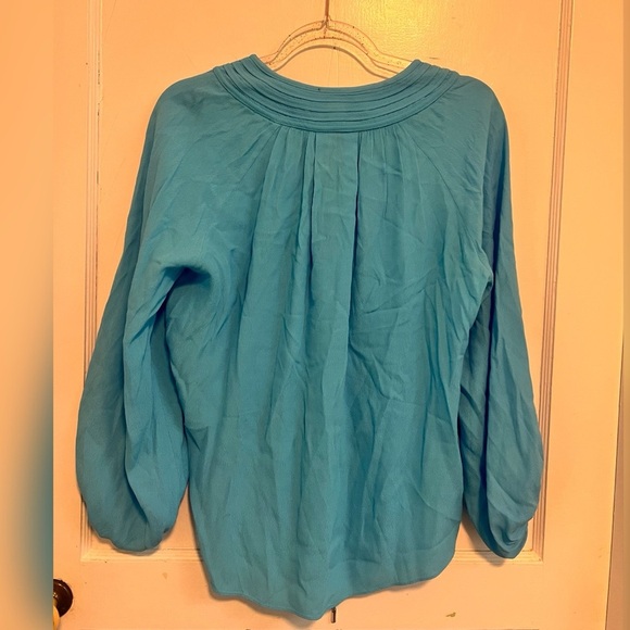 Diane Von Furstenberg Cornflower Blue Acquilina
Blouse Size 4 $268 - Picture 6 of 8